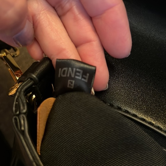 Fendi Baguette Logo Shoulderbag - Picture 14 of 16